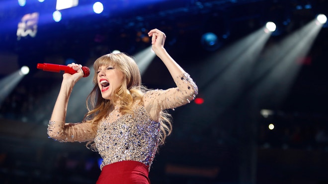 taylor swift singing 660 reuters.JPG